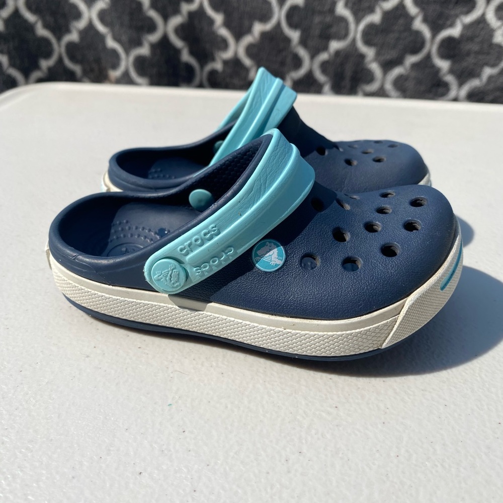 Toddler 6 c 7 CROCS - Picture 2 of 6